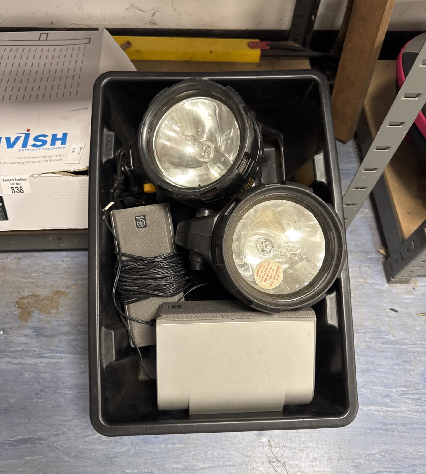 Pair of Yamaha pc desk speakers with two flashlights