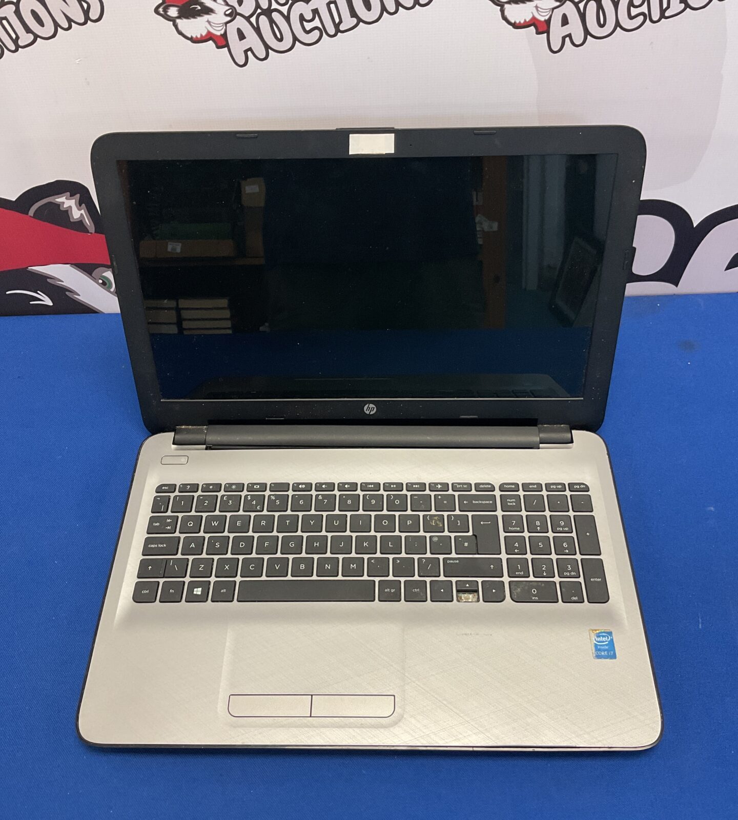 Hp intel core i7 laptop (missing one key)