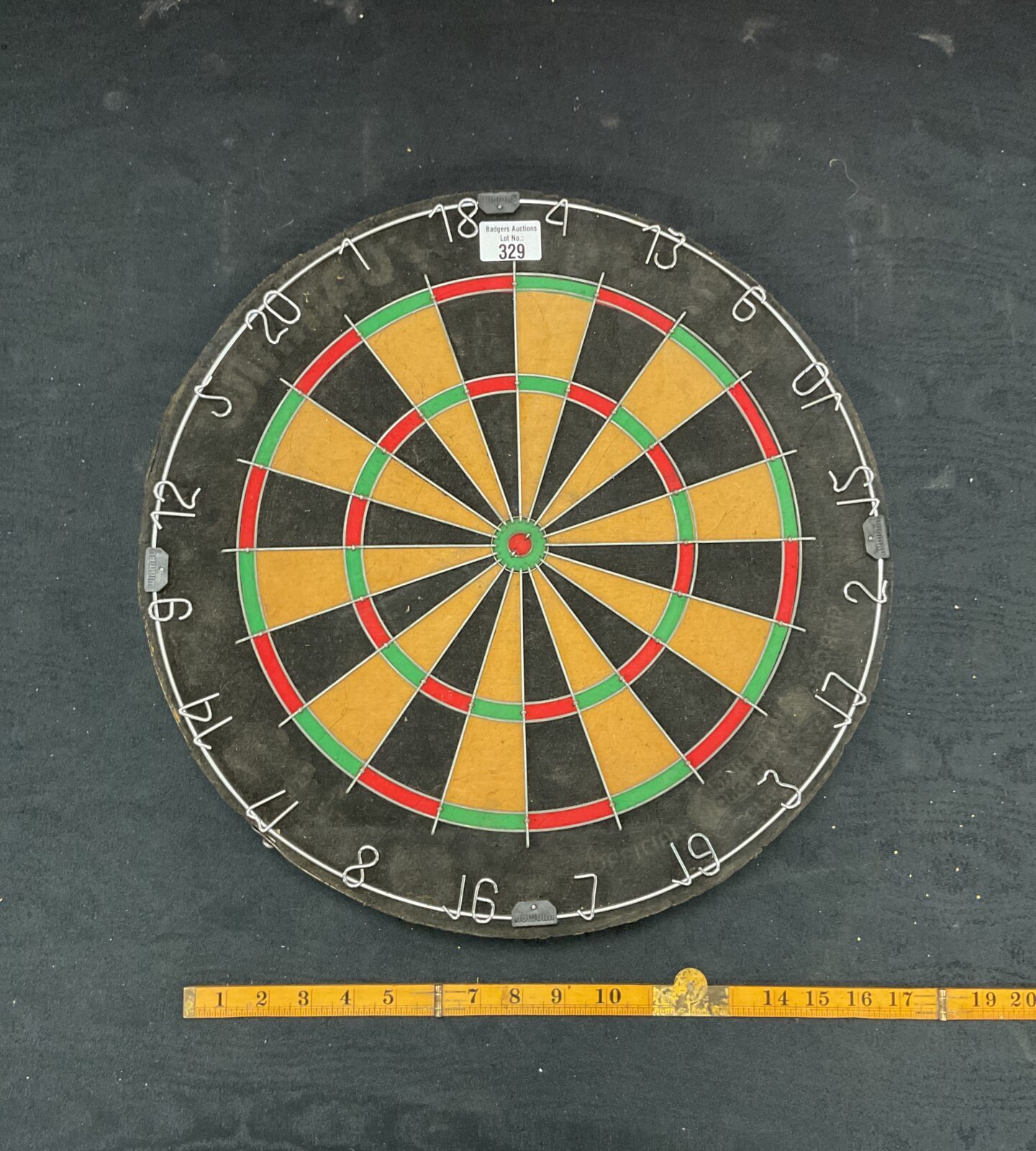 Wall hanging dartboard
