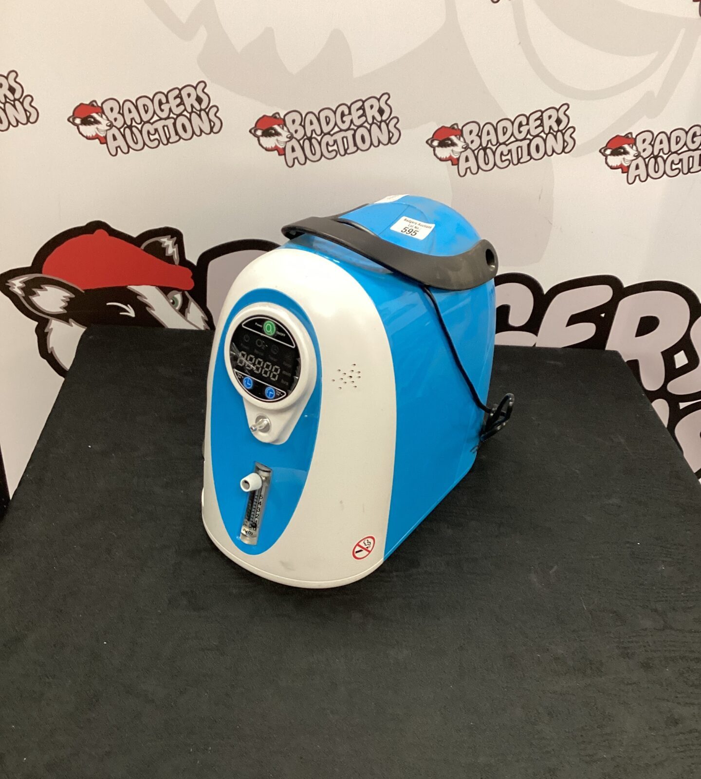 Hacenor Oxygen Concentrator needs pipes and face mask
