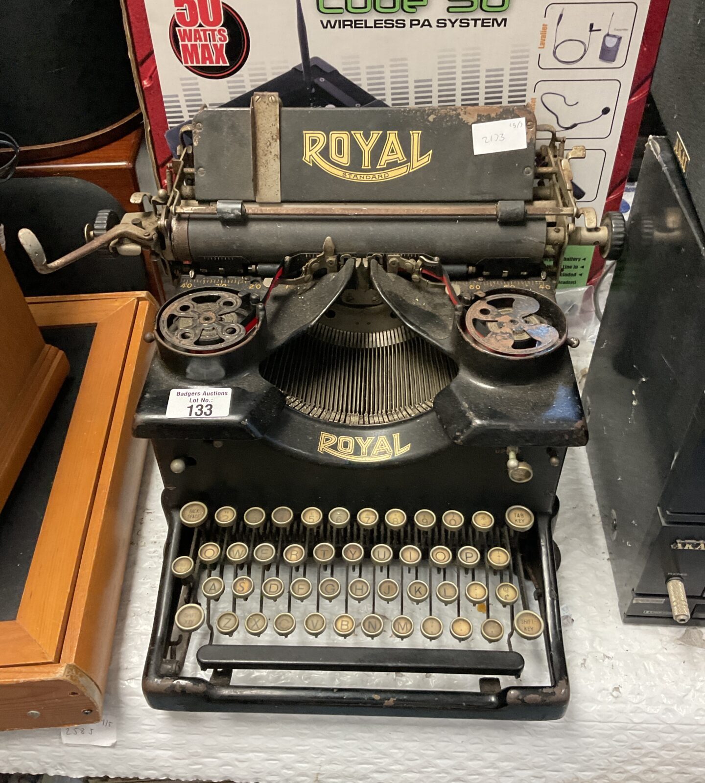 1930s royal standard mechanical typewriter