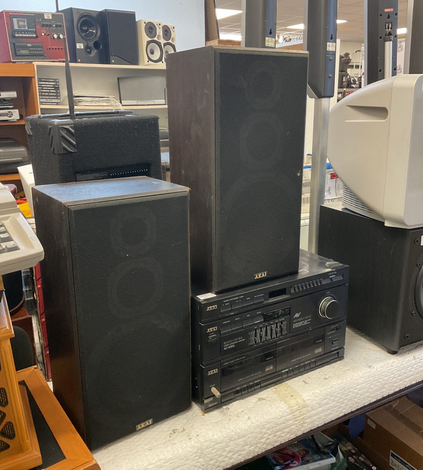 Akai ac-a510l hifi system with speakers
