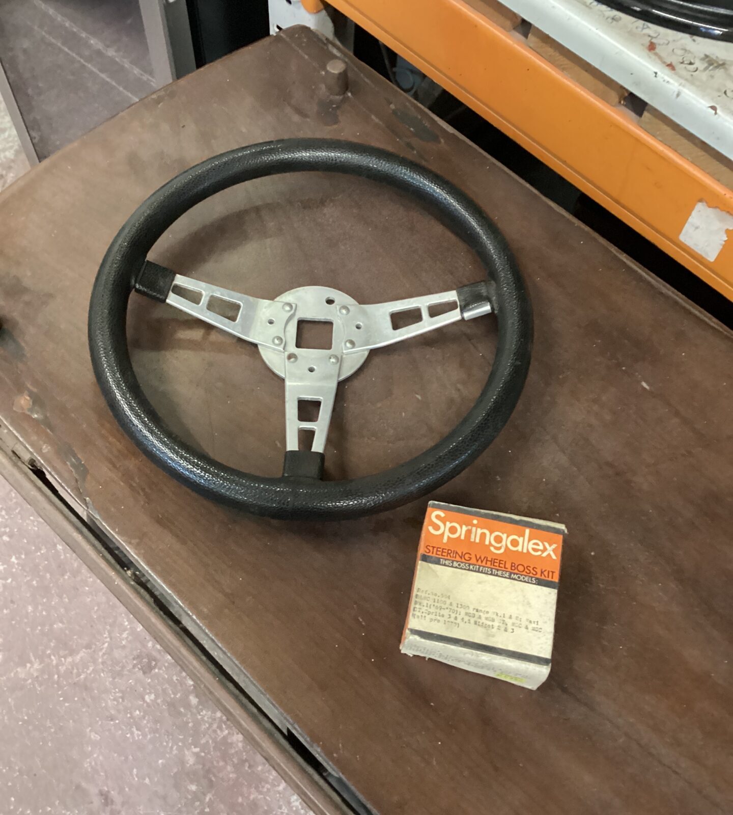 Vintage mgb Car Steering Wheel with fixing kit
