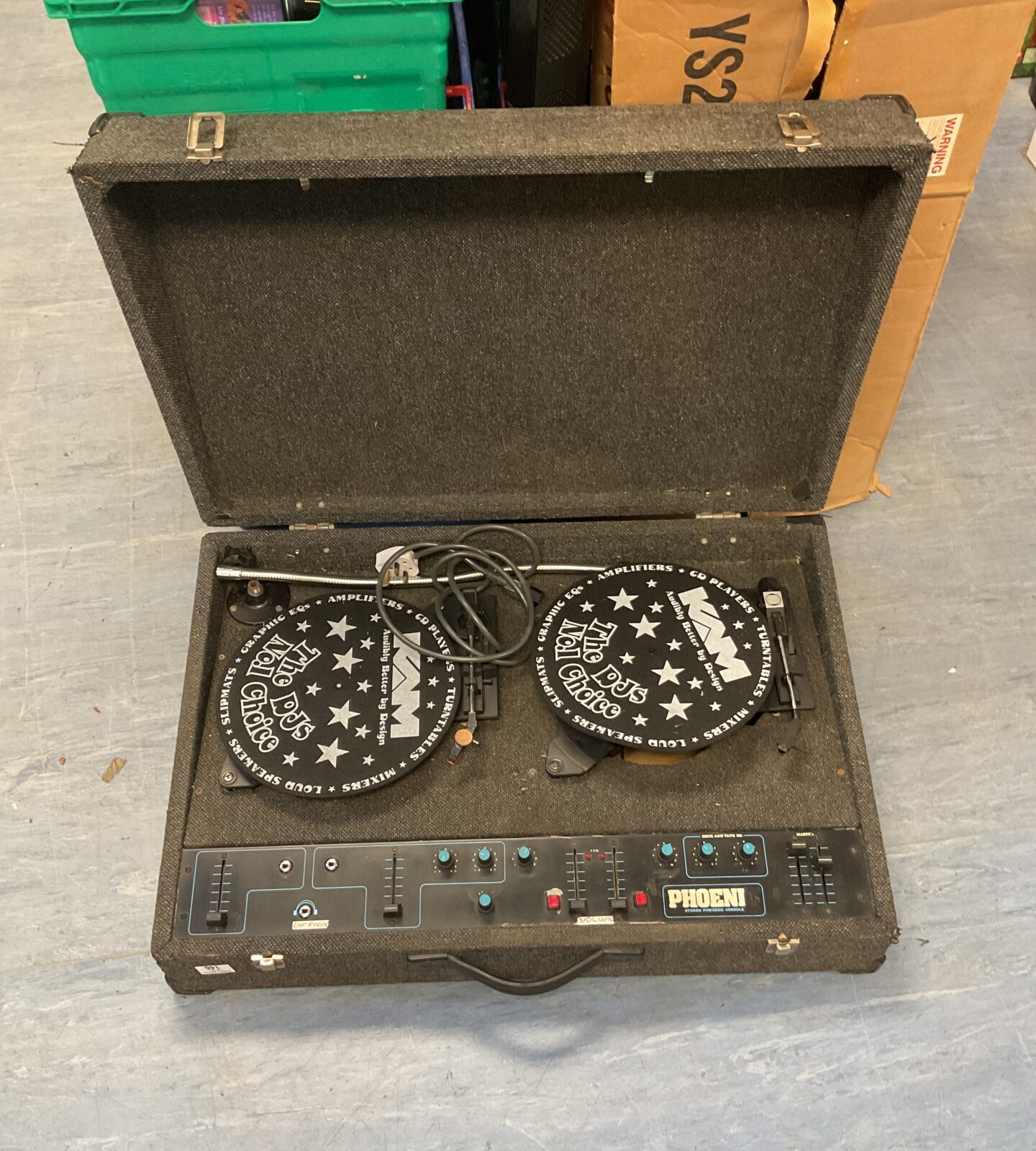Phoeni Stereo Powered Turntable console