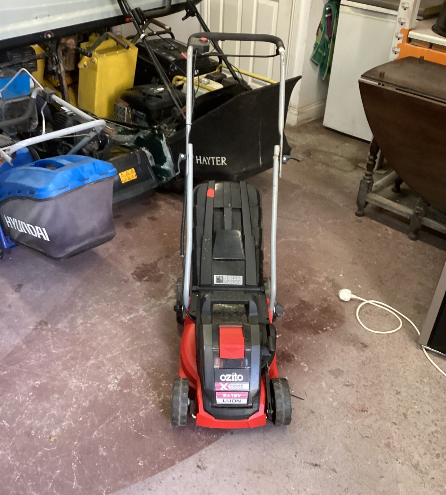 Ozito X power battery lawnmower working order no charger