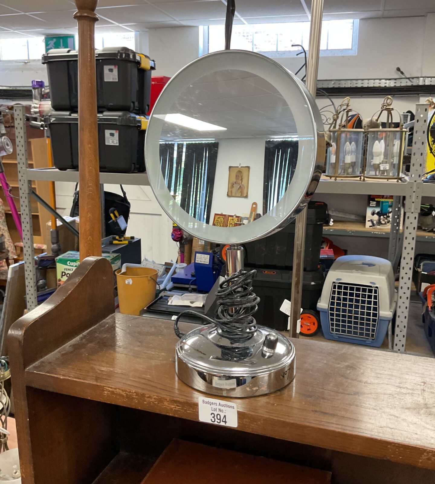 Small table top light up ring light mirror