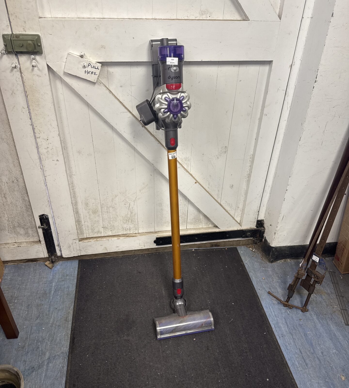 Dyson cordless hoover with charger - powers on but battery flat