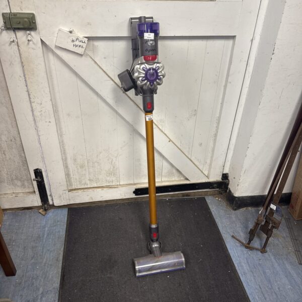 Dyson cordless hoover with charger - powers on but battery flat