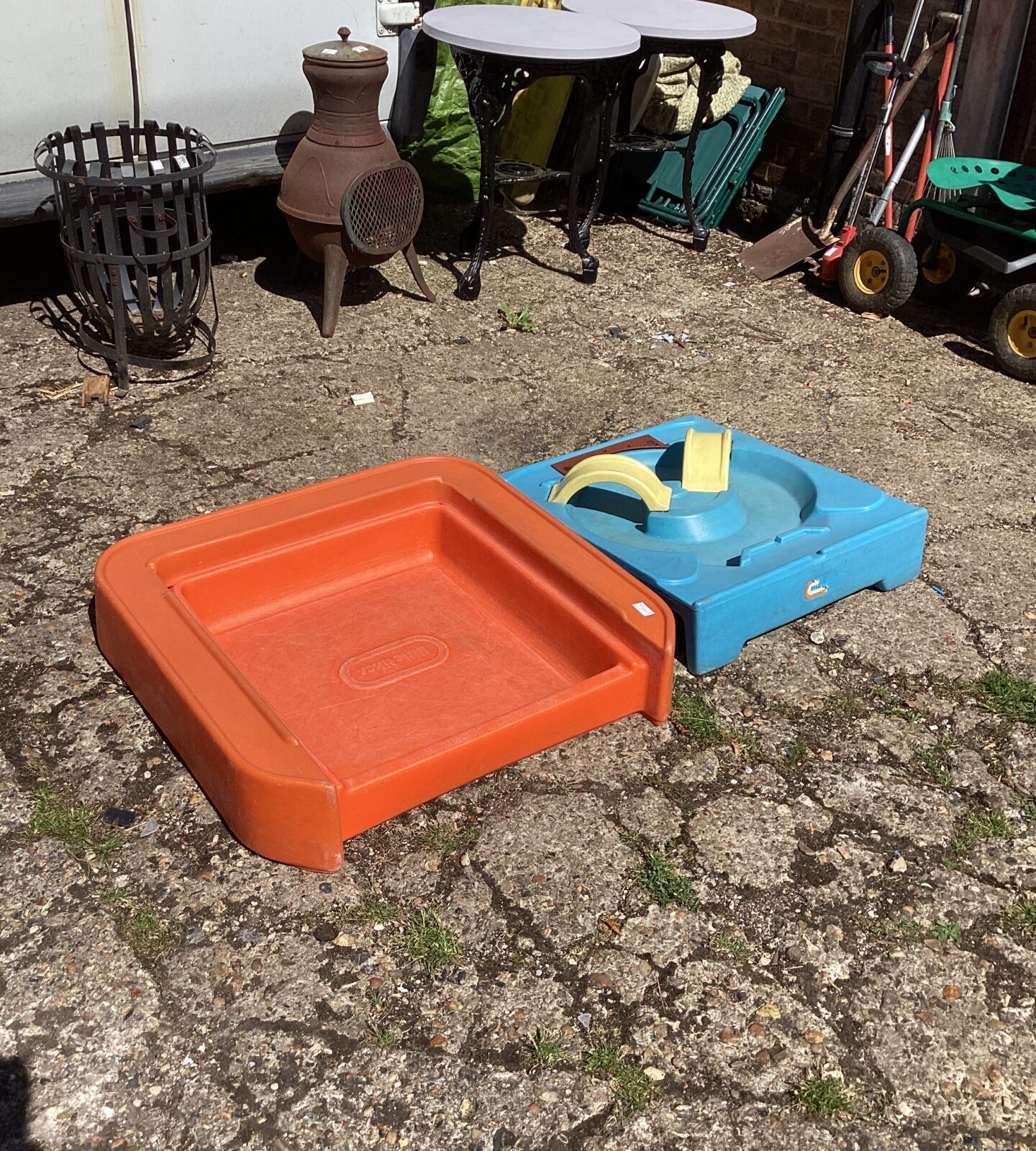 Childs sandpit/paddling pool