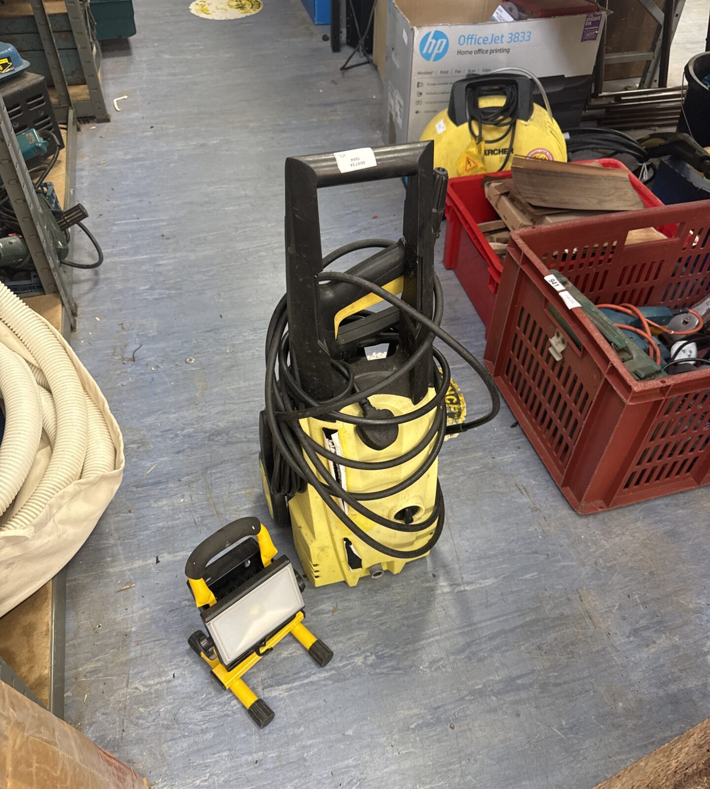 Wilks rx150 pressure washer with diall rechargeable site light - both untested, site light no charger