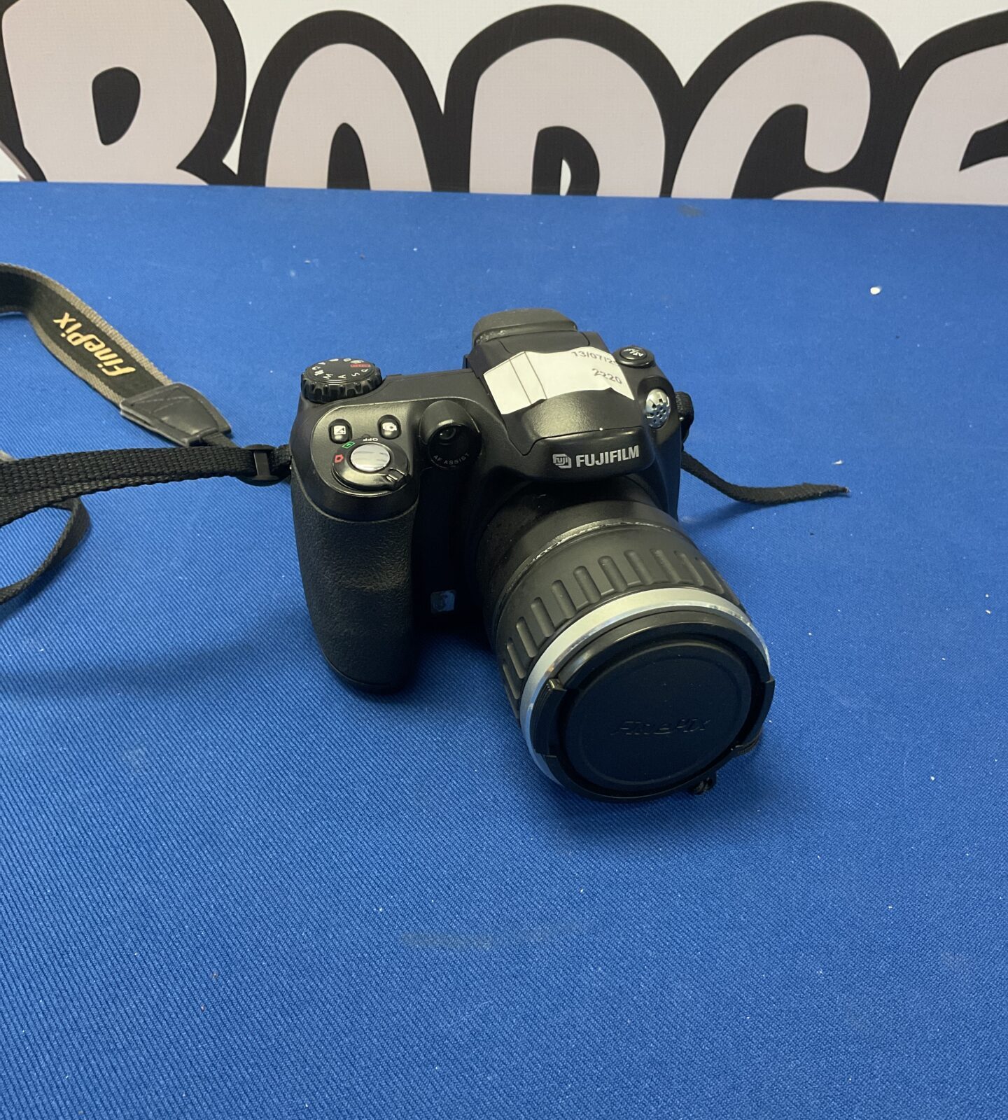 Fujifilm camera with 10x optical zoom lens