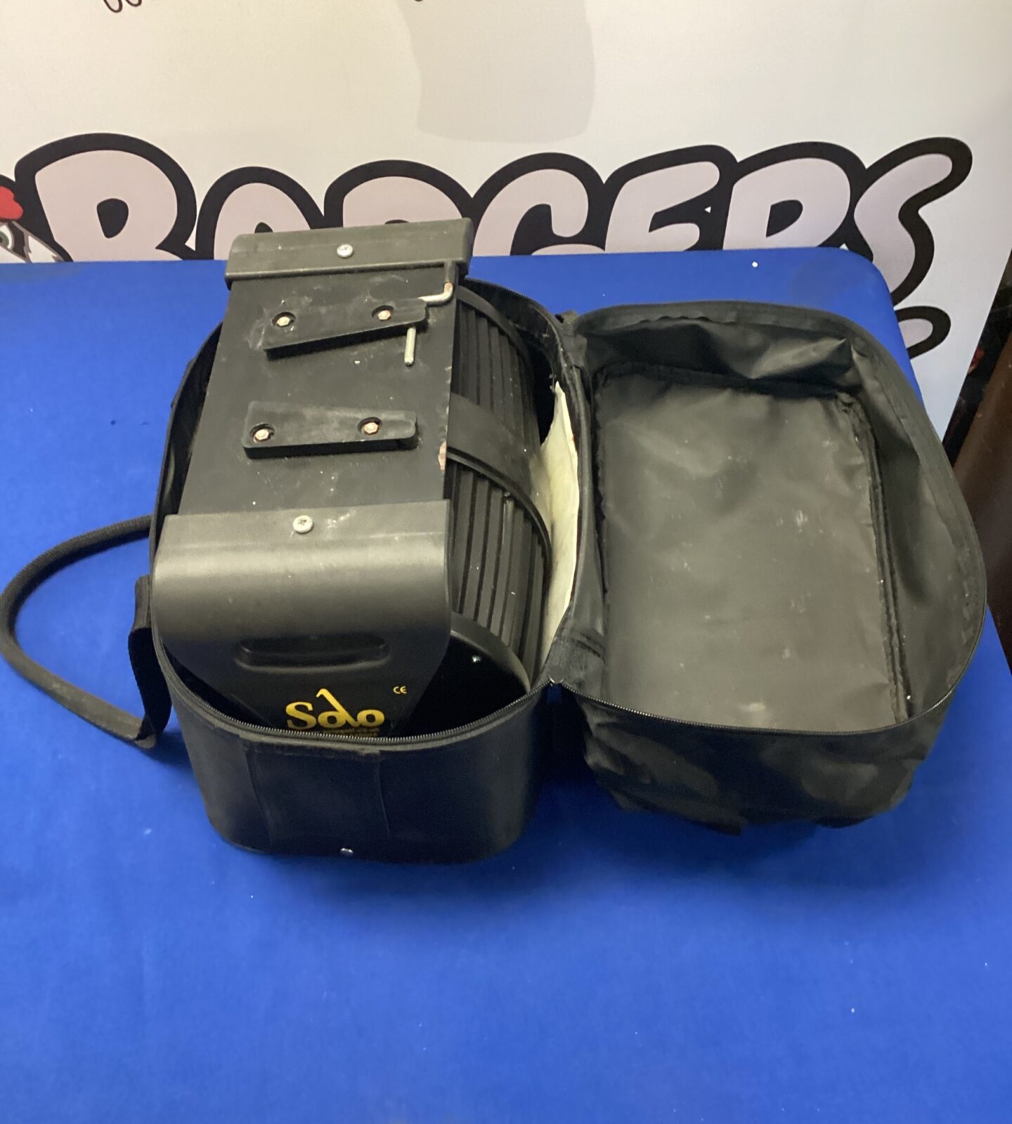 Solo electric roller for golf trolleys