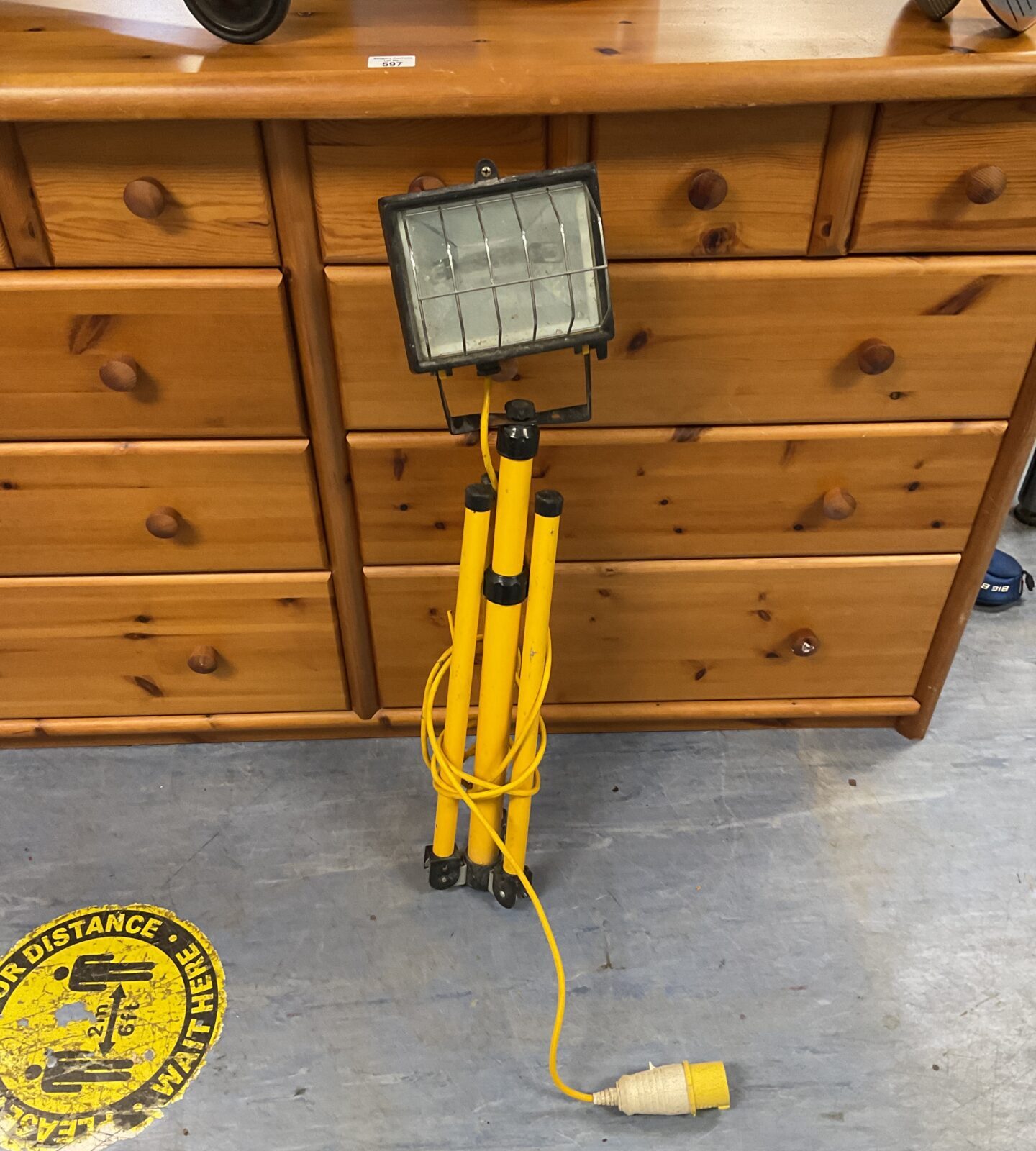 110v Halogen site light untested
