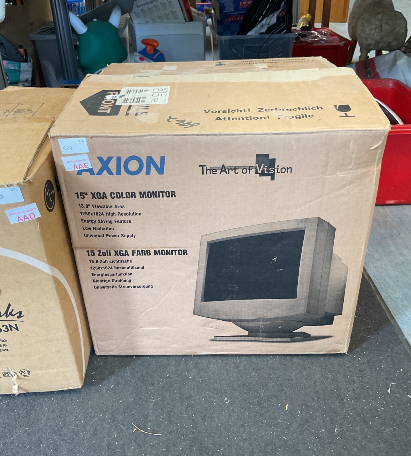 Axion 15” xga colour monitor boxed