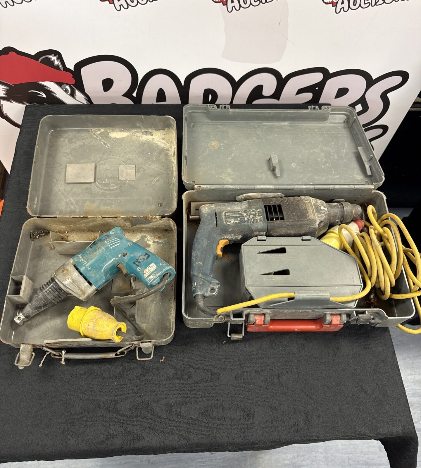 Bosch drill with Makita electric screwdriver 110v - untested