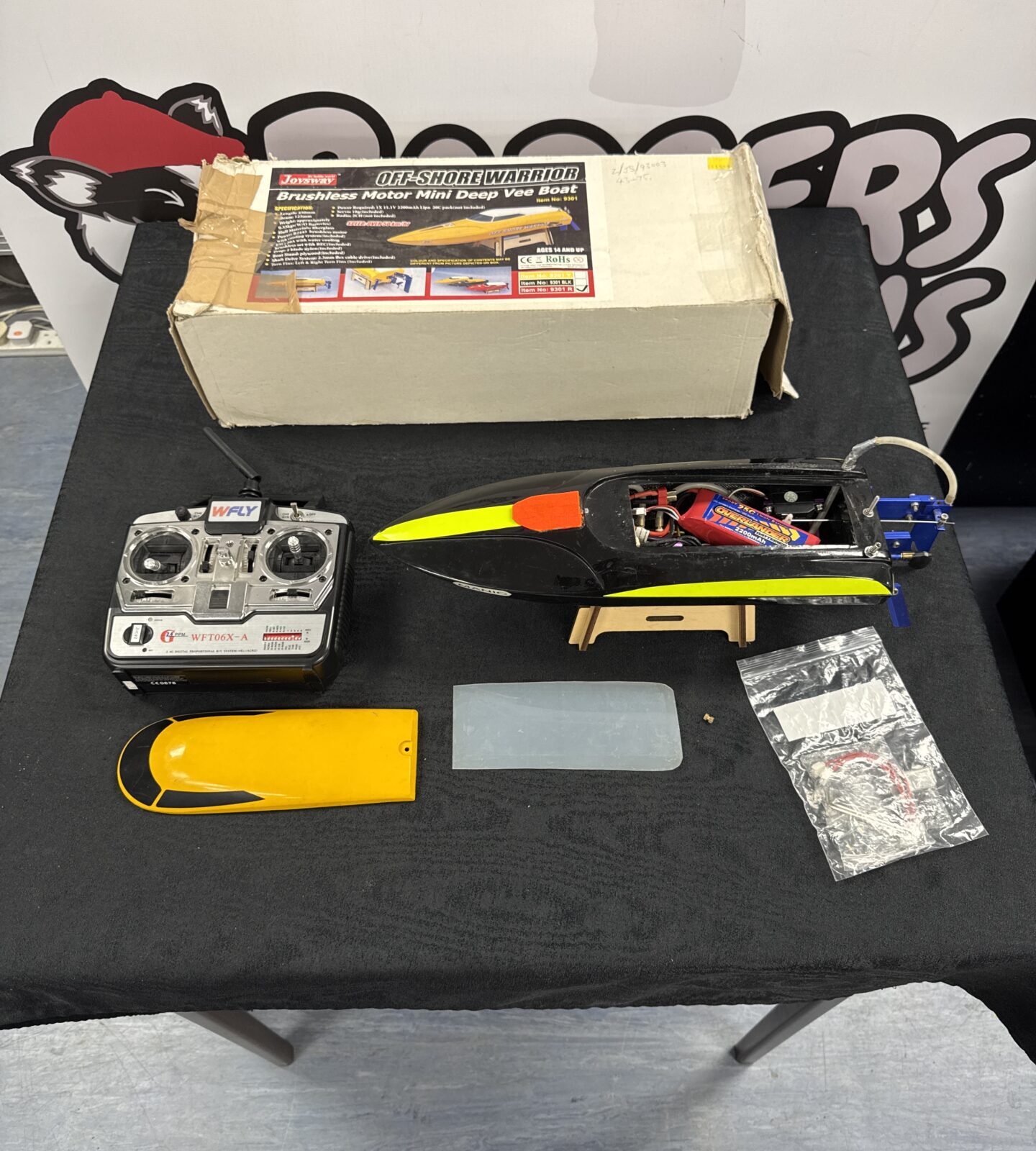 Retro joysway rc model boat with handset