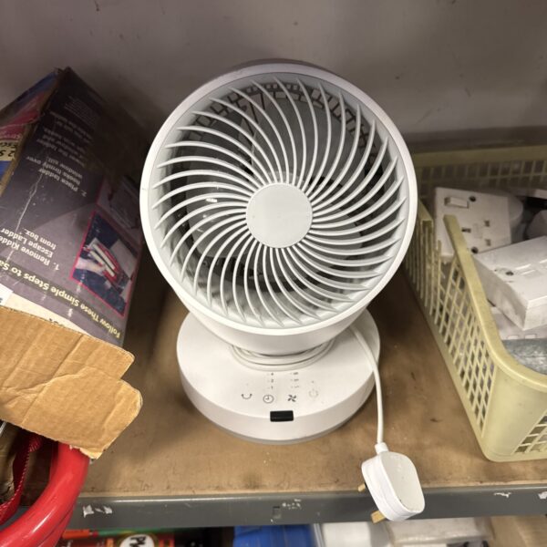 Small oscillating desk fan