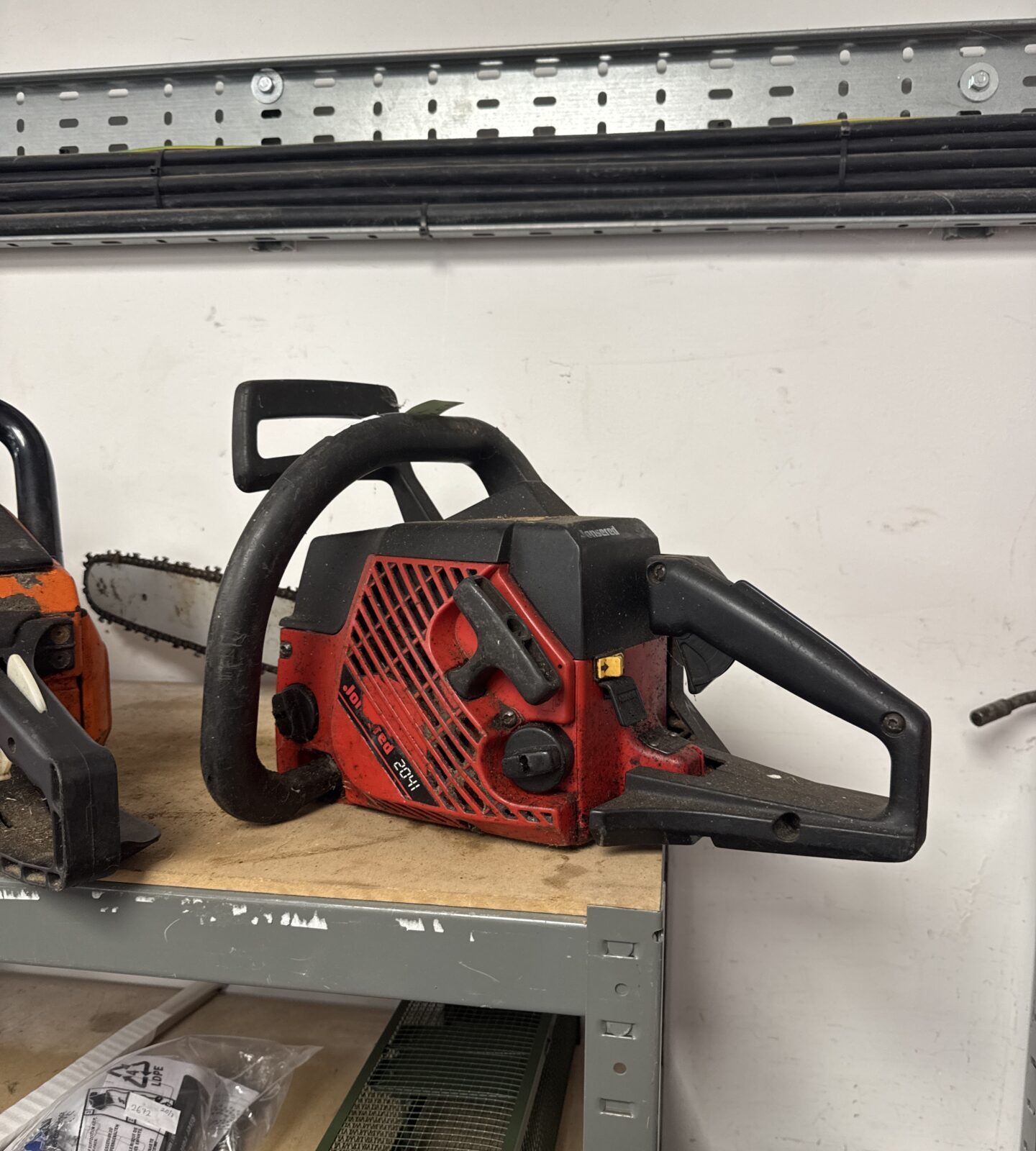 Jonserred 2041 petrol chainsaw - working
