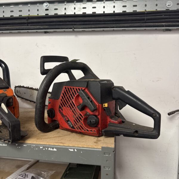 Jonserred 2041 petrol chainsaw - working