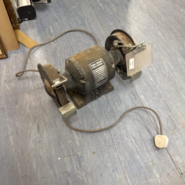 Black & decker p7505 bench grinder wheel - working