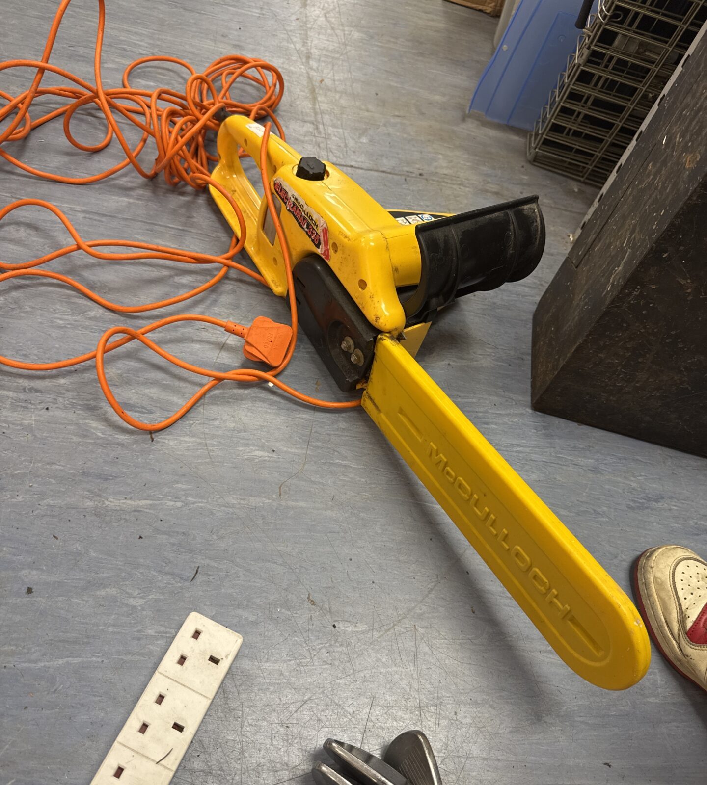McCulloch electramac 14” electric chainsaw - working