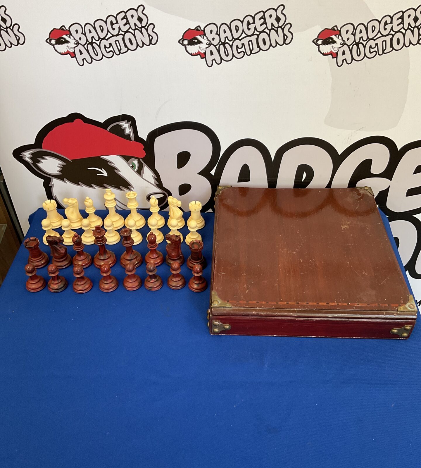 Full set of large chess pieces in vintage wooden box