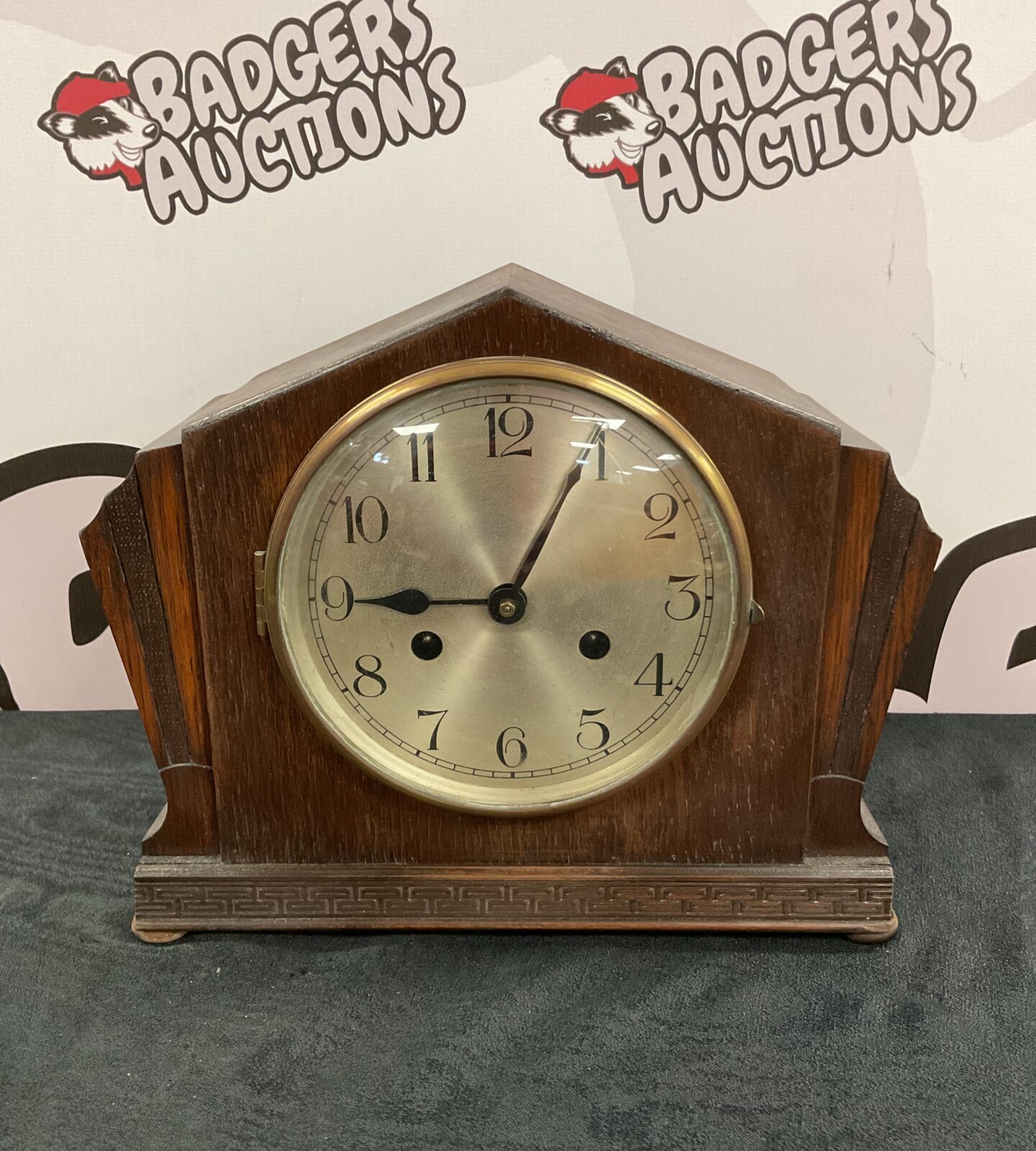 1930s art deco mantle clock with key & pendulum