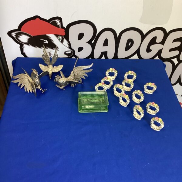 3 silver plate fighting cocks, napkin rings & maws uranium glass dish