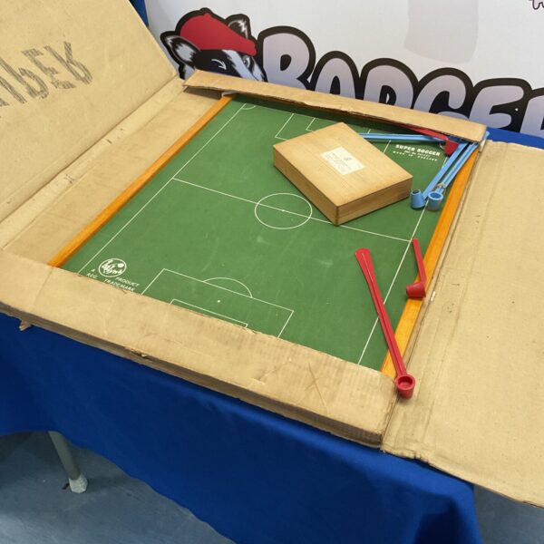 Vintage super soccer the magnetic football game