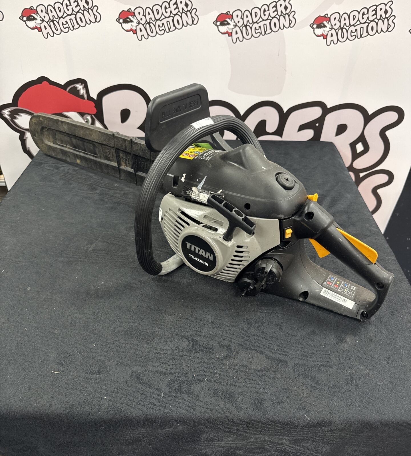 Titan ttl632chn petrol chainsaw - working