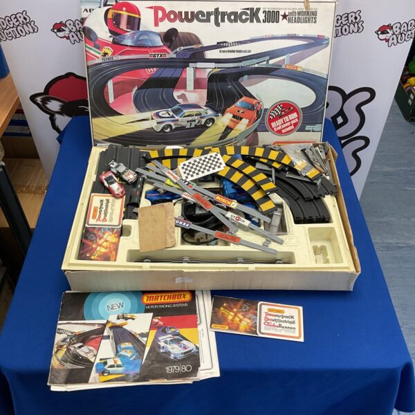 Matchbox powertrack 3000 race track set