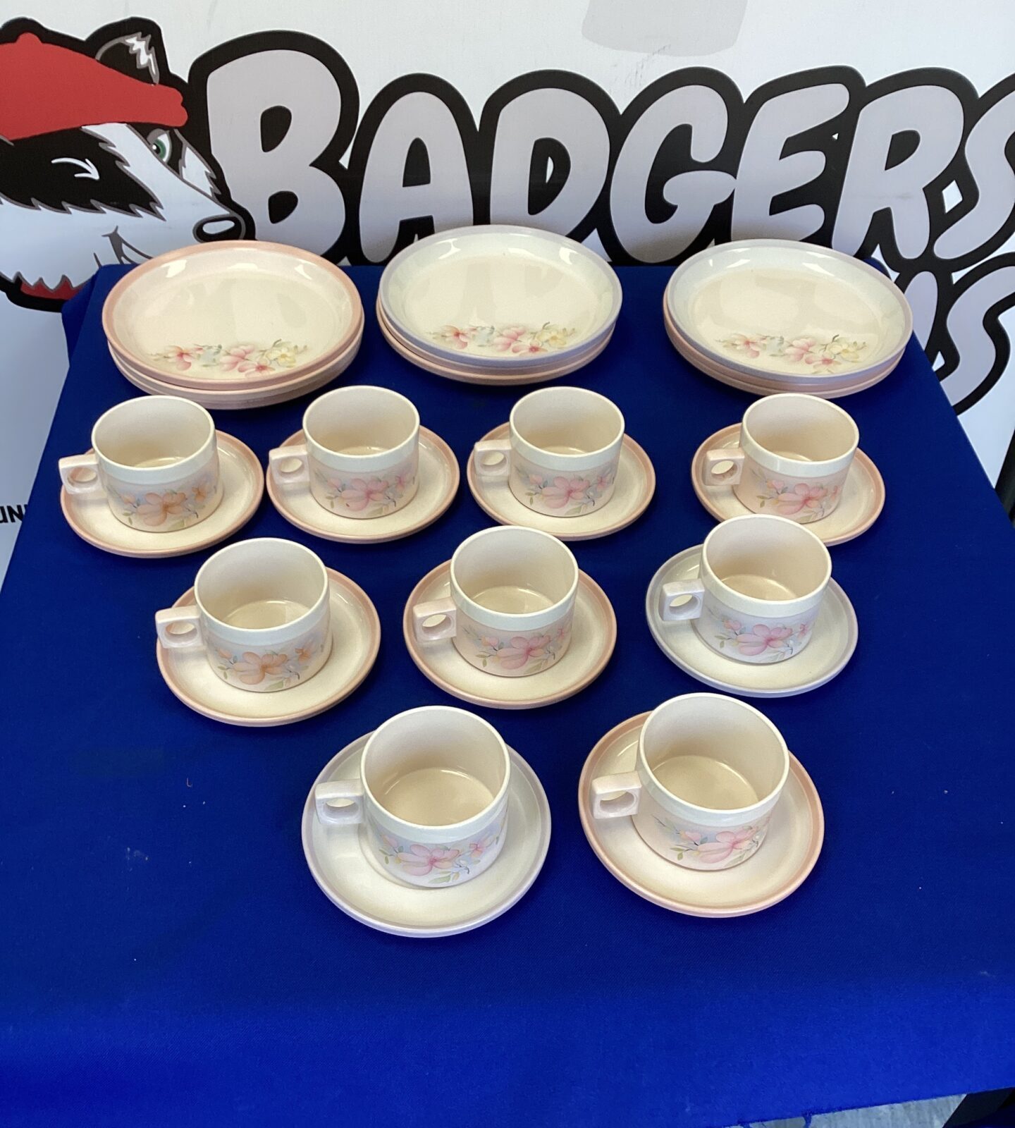 Hornsea Pottery cups & saucers with bowls