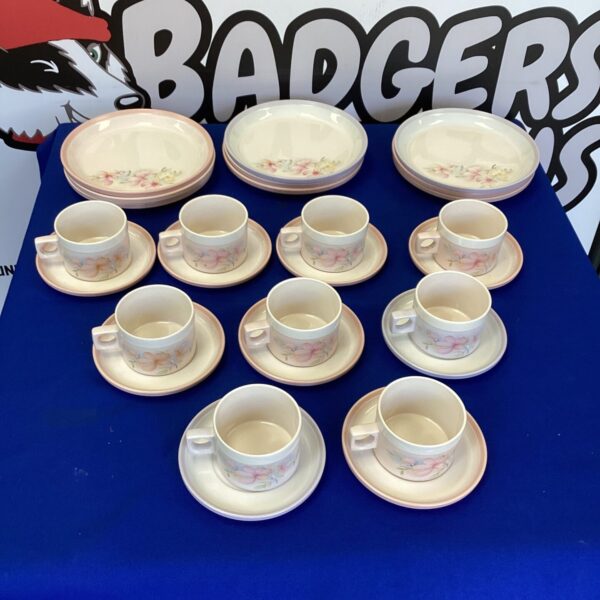 Hornsea Pottery cups & saucers with bowls