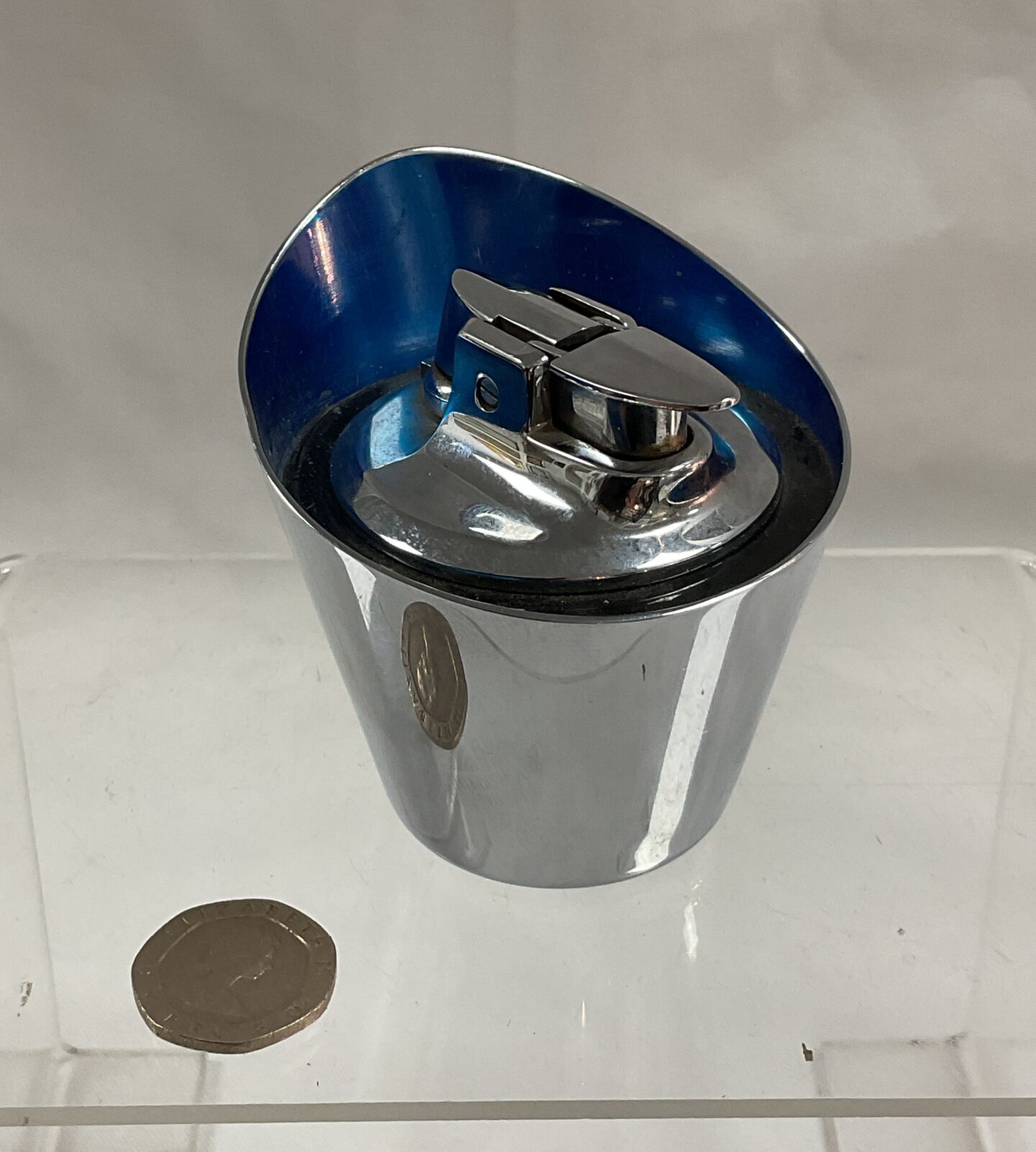 Vintage ronson gas table lighter