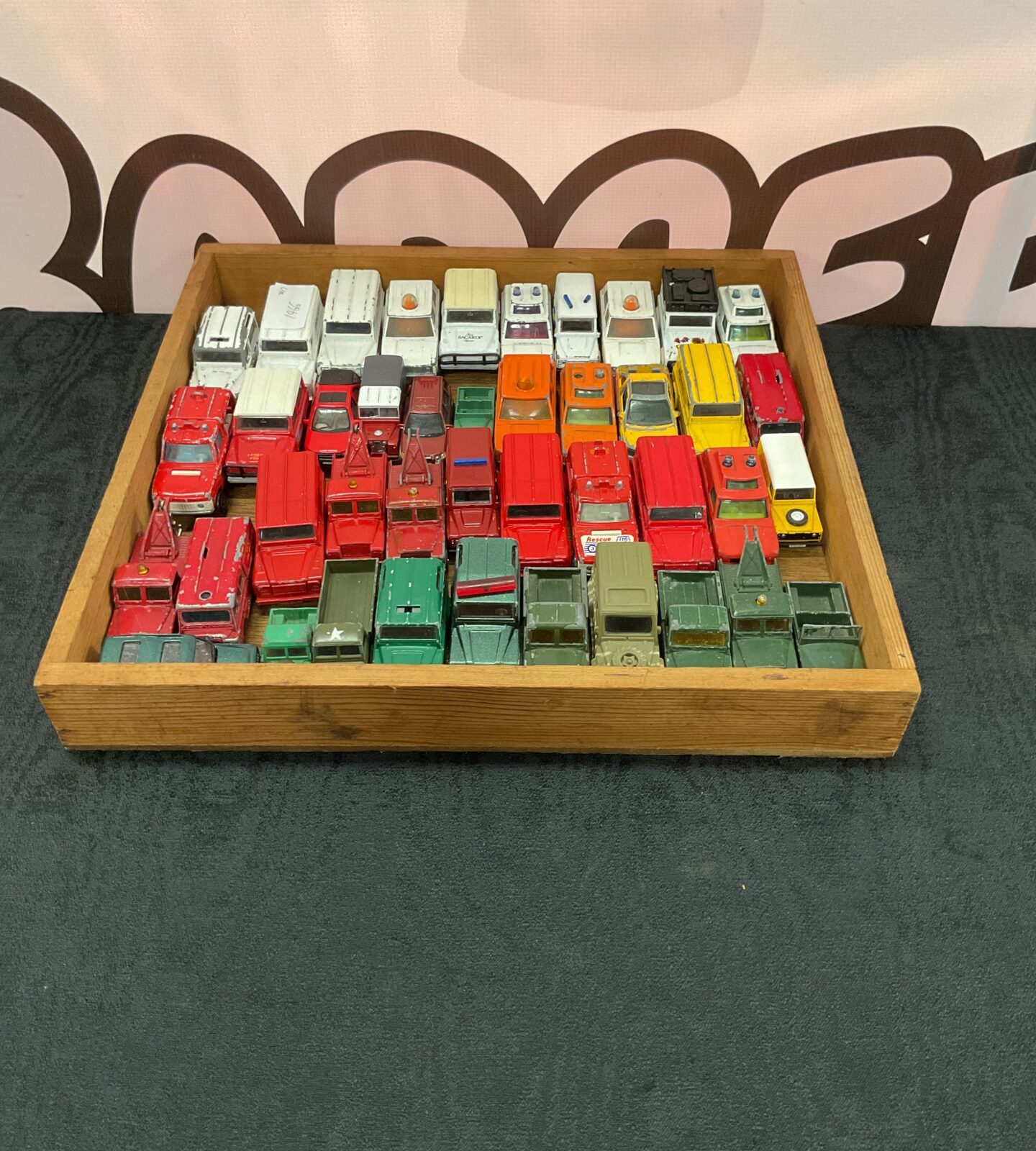 Box of mixed land rover diecast models inc corgi