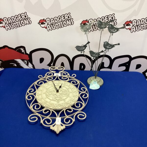 Resin and metal old style wall clock with Metal Bird ornament