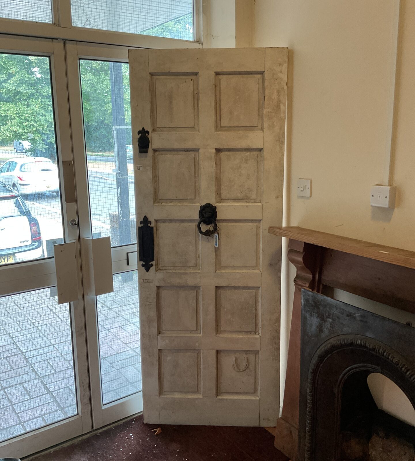 98cm x 75cm front door with lion head knocker & lock with keys
