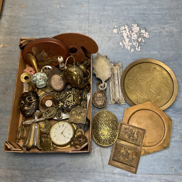 Collection of mixed brassware including vases, letter rack & horse brasses