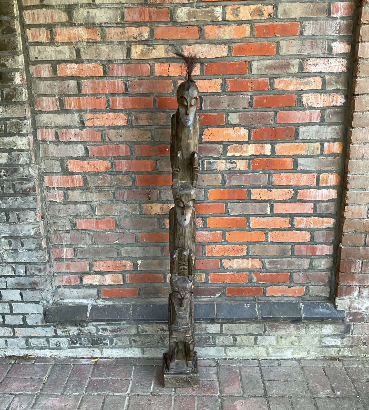 Large african tribal carved totem pole (approx 5ft tall)