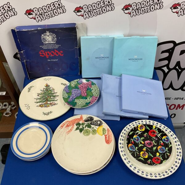 Collection of plates including spode & wedgwood