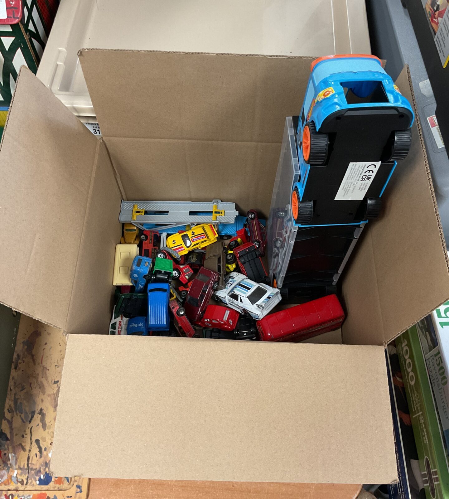 Box of mixed diecast models inc vintage, majorette and corgi