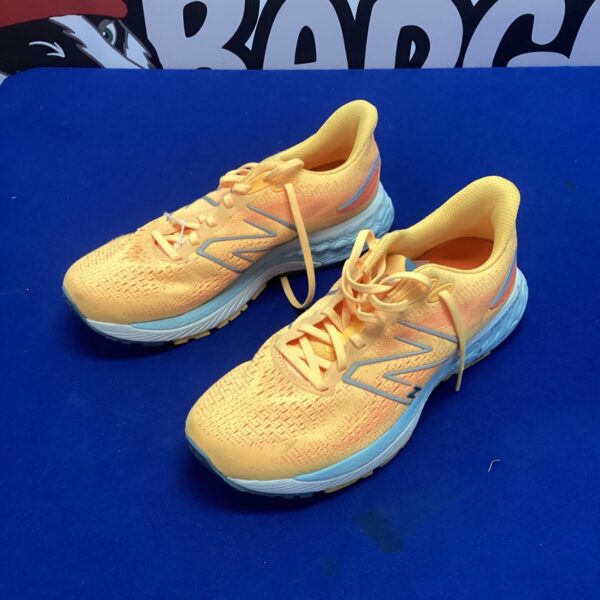 Pair of new balance trainers size 8.5
