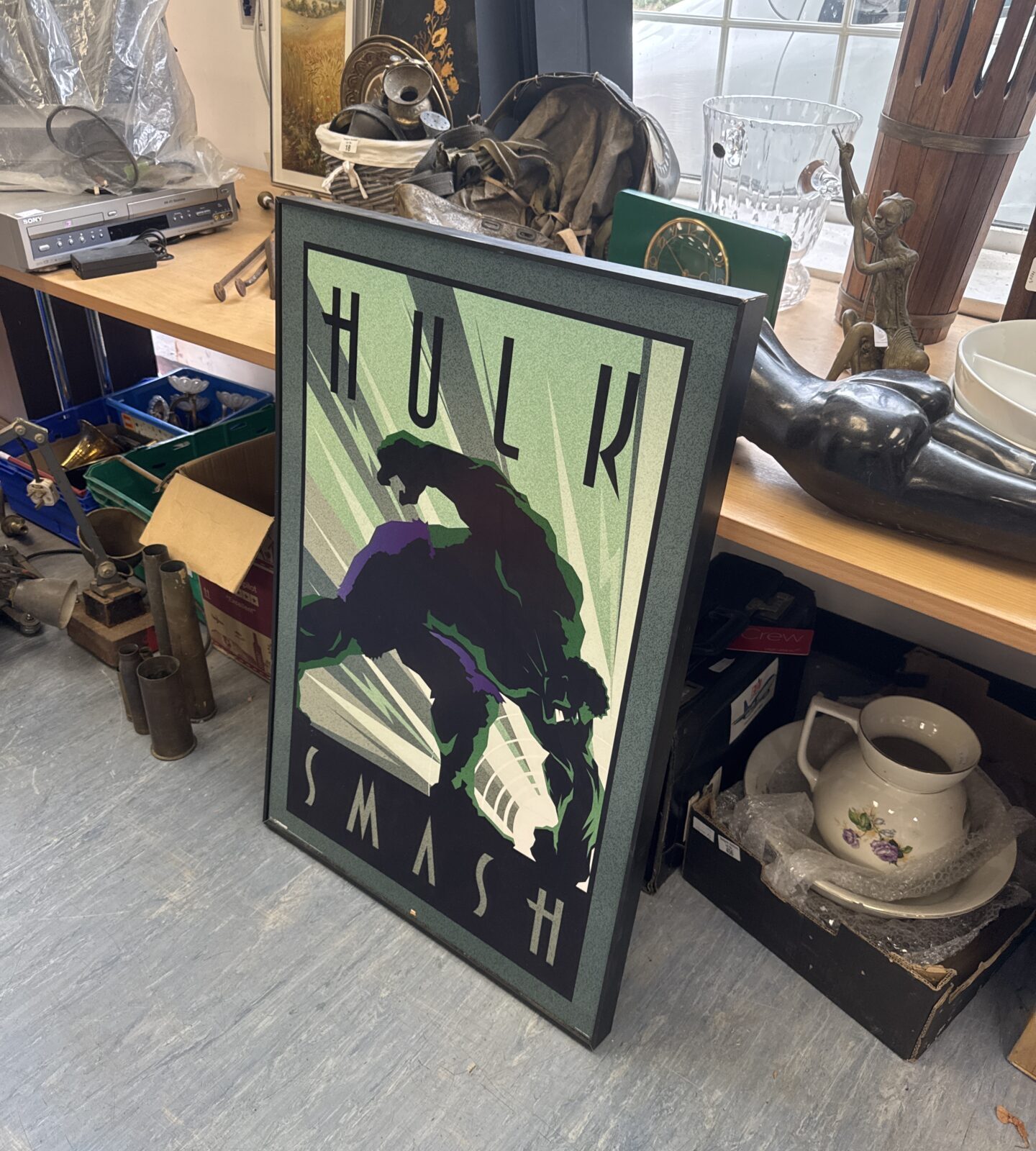 Large Pyramid hulk smash print