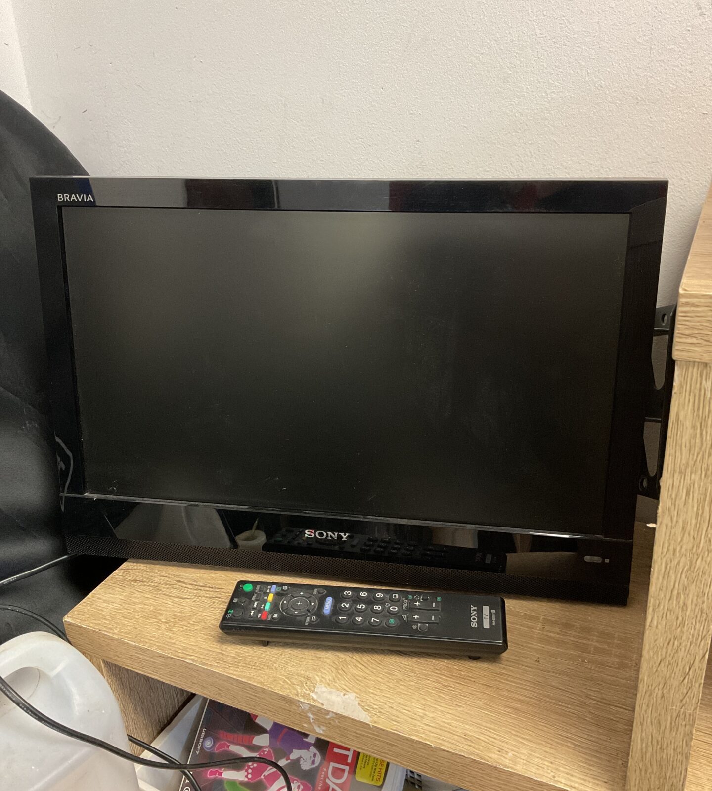 Sony bravia 19” hd tv working with remote