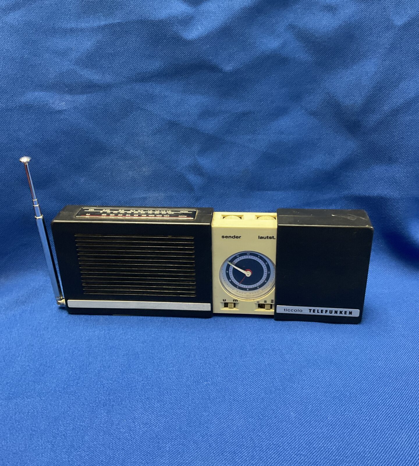 Ticcolo telefunken alarm clock radio