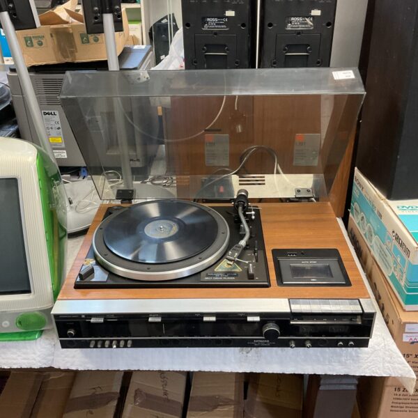 Hitachi sdt-2680r misic centre with radio, cassette player & turntable