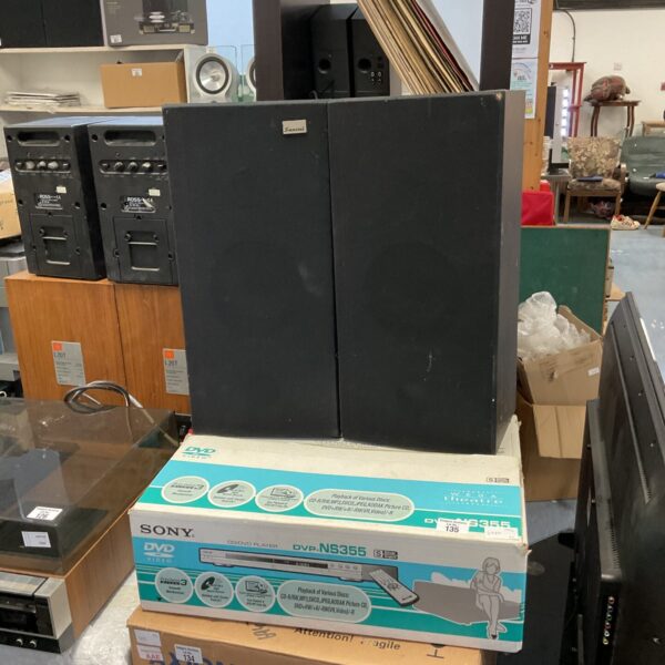 Sony dvp-ns355 dvd player with pair of sansui speakers