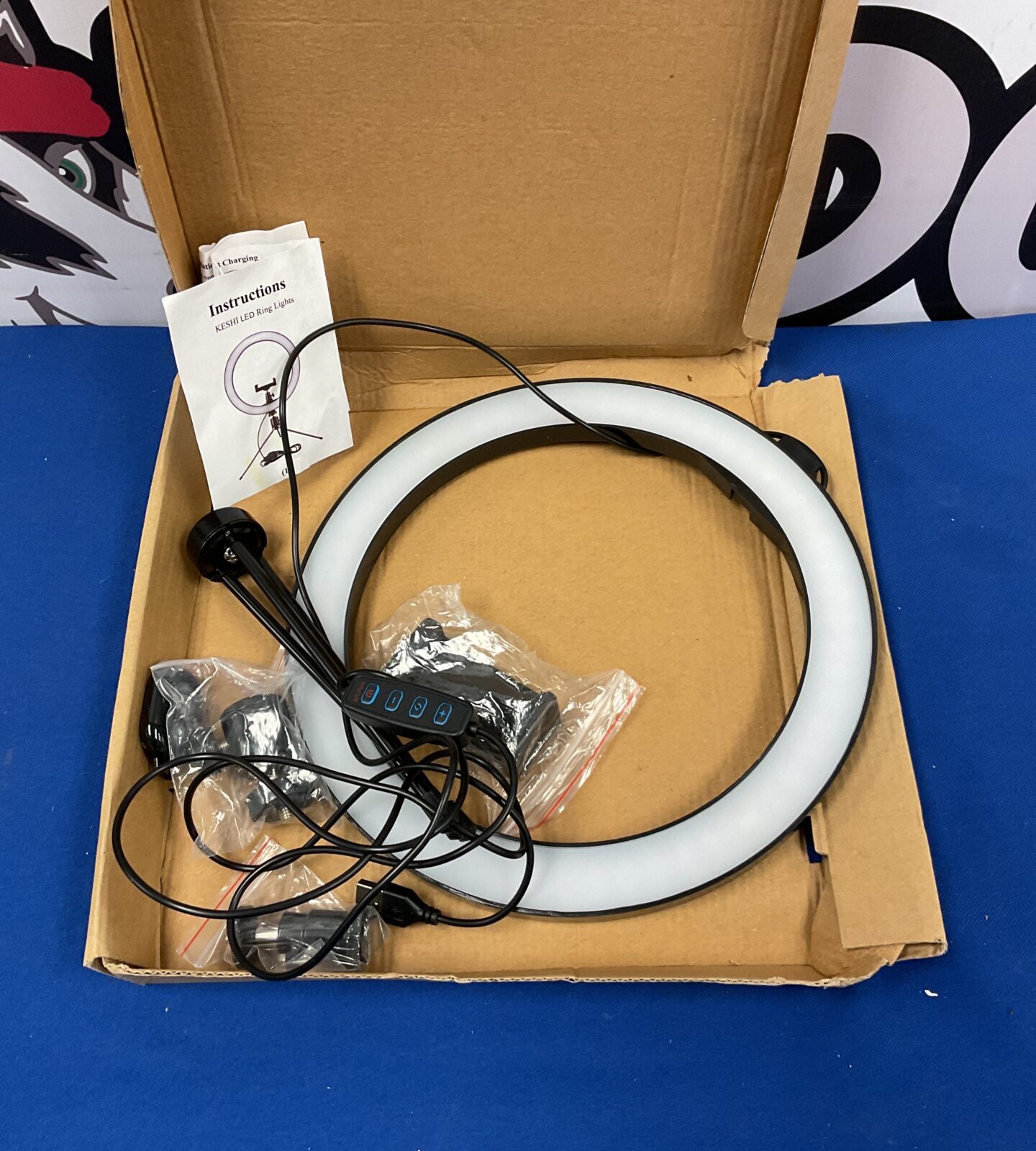 Keshi led ring light new in box