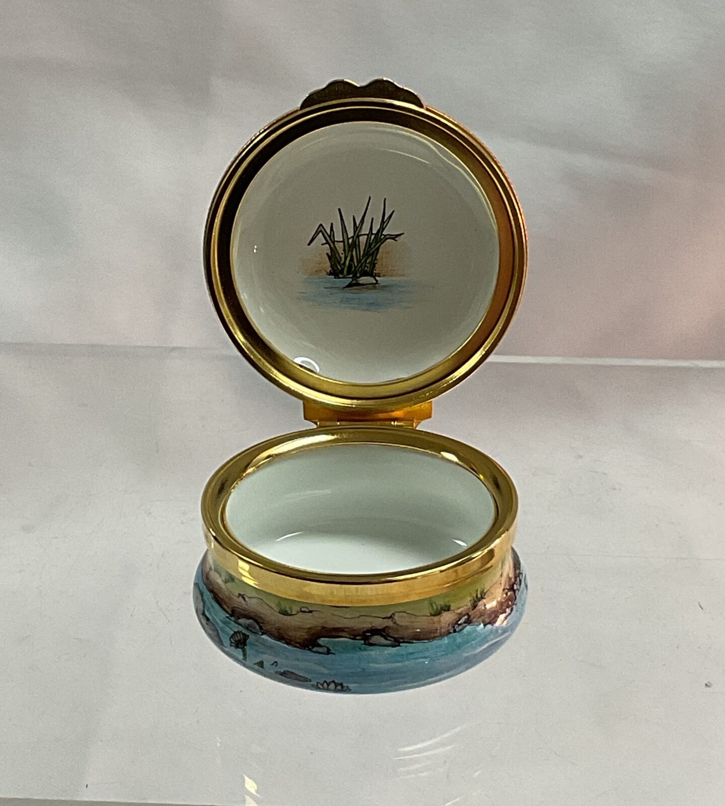 Moorcroft enamel pill pot in display box - Image 2