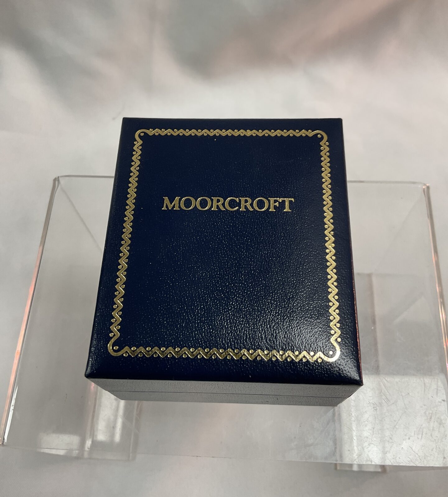 Moorcroft enamel pill pot in display box - Image 4
